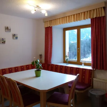 Beautiful In Otz With Garden Apartment